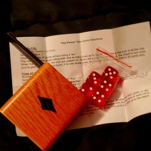 Wooden dice container with dice, j game suggestion